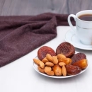 Consumir café y frutos secos se asocia con una mejor salud hepática